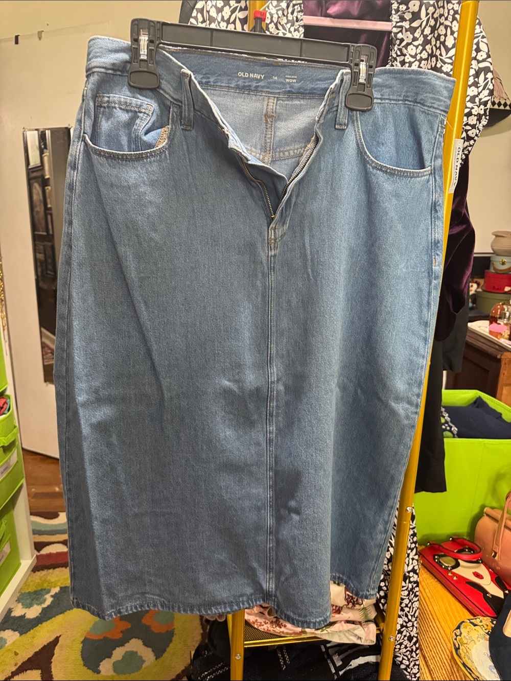 Old Navy Women's Medium Blue Denim Straight-Leg Jeans-make me an offer!